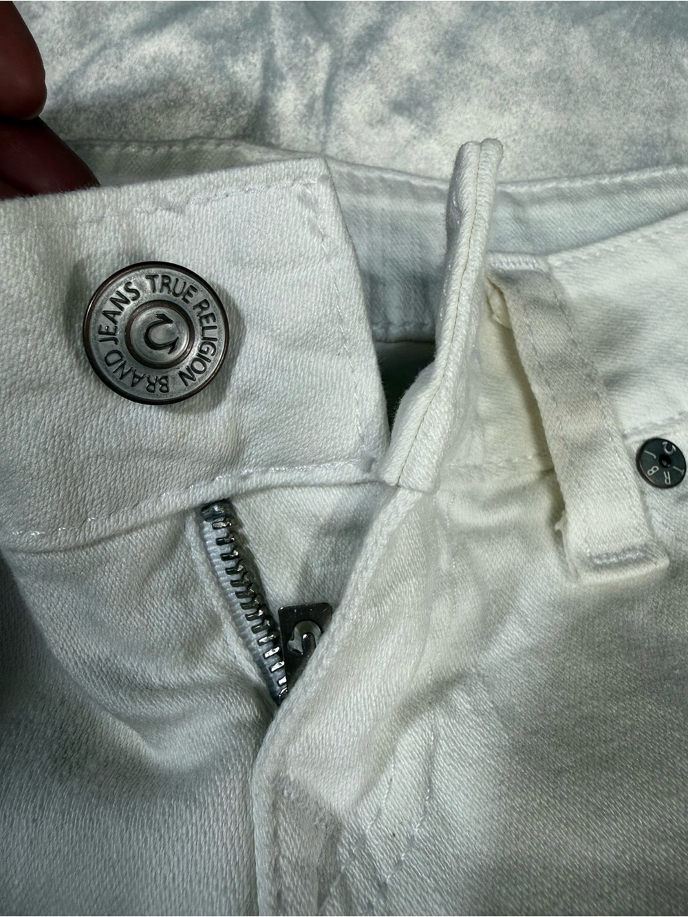 True Religion Women's White Cuffed Denim Shorts size 25 - Picture 8 of 12